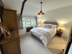 4 bedrooms, individually decorated, individually furnished, free WiFi - Old Post Office (Sherborne)