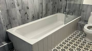 Executive House | Bathroom