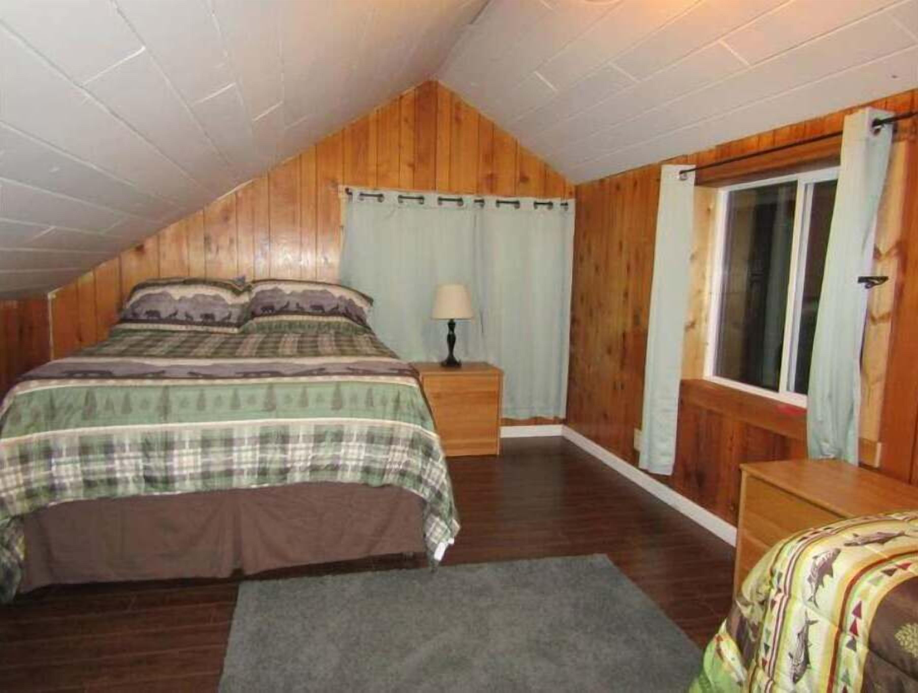 2 bedrooms, iron/ironing board, travel crib, free WiFi