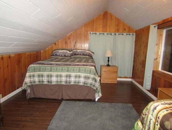 2 bedrooms, iron/ironing board, travel cot, free WiFi