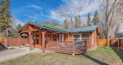 In Town-Red River3Bed3Bath, In Town of Red River 3Bed 3Bath