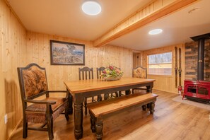 Dining - In Town-Red River3Bed3Bath, In Town of Red River 3Bed 3Bath (Red River)