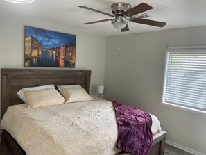 1 chambre, bureau, fer et planche à repasser, Wi-Fi gratuit