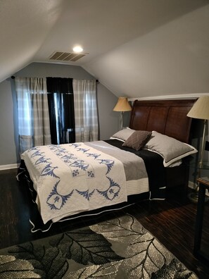 4 habitaciones, escritorio, wifi gratis y ropa de cama
