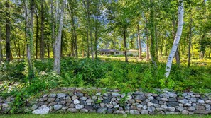 Property grounds - Spacious Litchfield County Lake House steps away from Lake Waramaug Perfect... (New Preston)