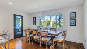 Dining - Spacious Litchfield County Lake House steps away from Lake Waramaug Perfect... (New Preston)