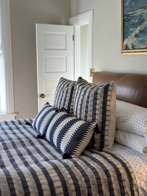 3 bedrooms, in-room safe, iron/ironing board, WiFi