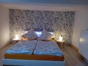 3 Schlafzimmer, Bügeleisen/Bügelbrett, Reisekinderbett, kostenloses WLAN