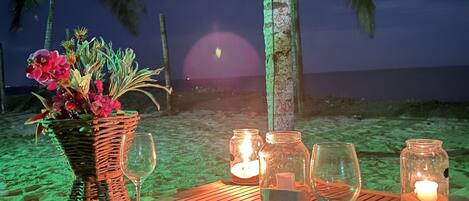 屋外ダイニングエリア