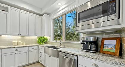 ⭐️⭐️LUXURY WATERFRONT-PONTOON CHARTER CREDIT-CHEF’S KITCHEN-FIRE PIT-SLEEPS 24⭐️⭐️