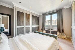 Apartment | 3 bedrooms - Knightsbridge Flat 3 Bed (London)