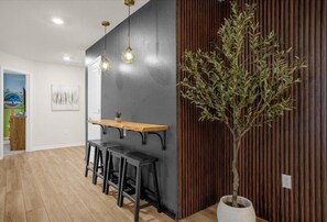 Interior - 7 Bedrooms/ 6 Bathrooms/ Windsor Island (3433 LW) (Davenport)