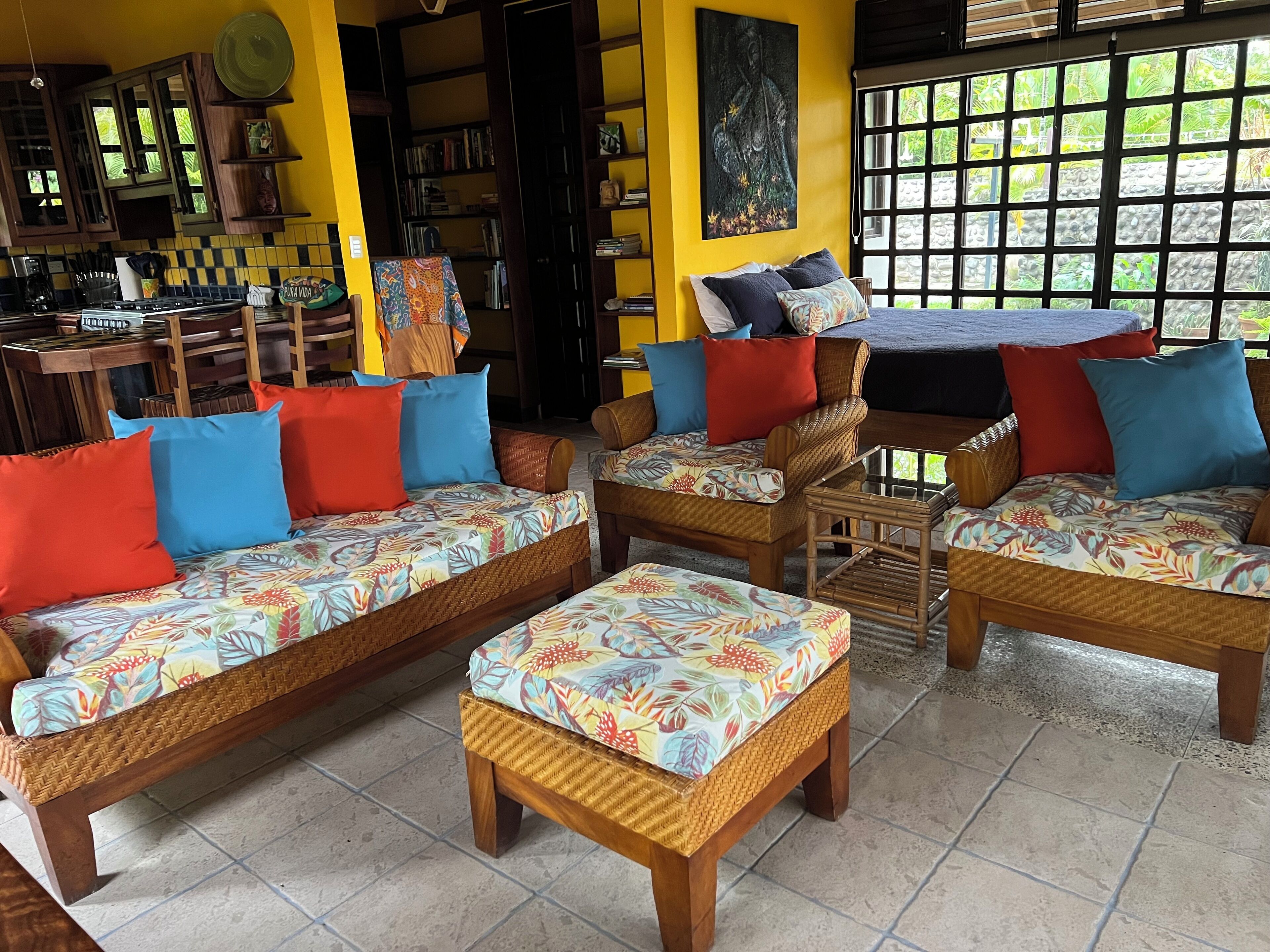 3 bedrooms, in-room safe, desk, free WiFi