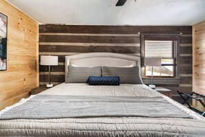4 habitaciones, escritorio y tabla de planchar con plancha 