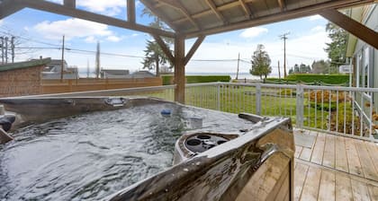 Island paradise oceanview estate Beautifully Landscaped Oceanfront property