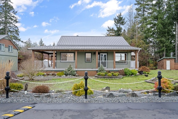 resort Style accommodation steps to the Ocean