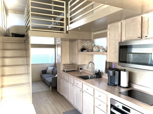 Tiny Home near Grand Canyon with 2 Lofts, Sleeps 5