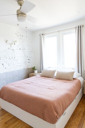 2 habitaciones, tabla de planchar con plancha, wifi y ropa de cama