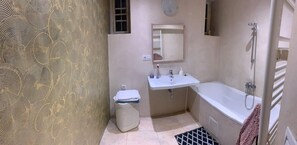 Hair dryer, towels, soap, shampoo - Apartment Flamingo (Hlavní město Praha)