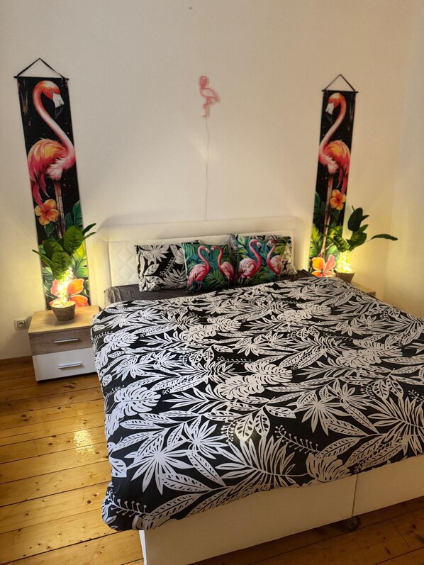 3 bedrooms, desk, iron/ironing board, free WiFi