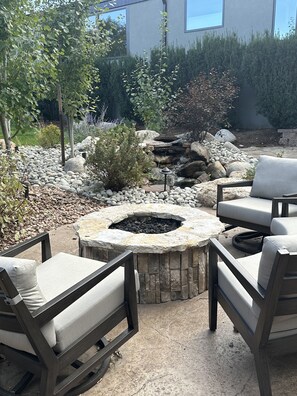 Property grounds - Kick back and relaxing luxury home, calm western space near the Broadmoor. (Colorado Springs)