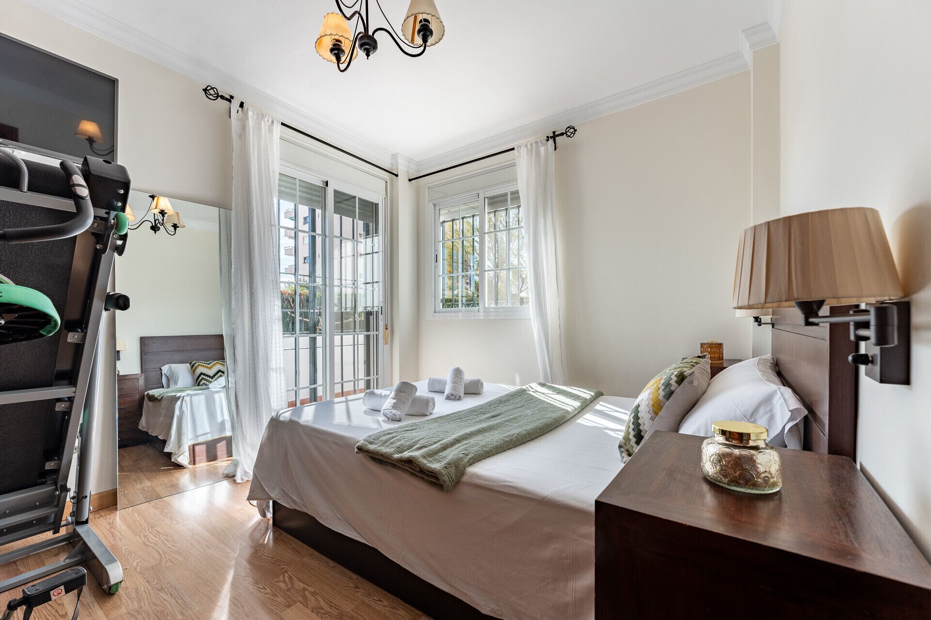 2 bedrooms, iron/ironing board, free WiFi, bed sheets