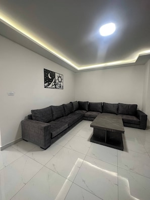 Appartement, 2 chambres, vue sur la ville | Salle de séjour