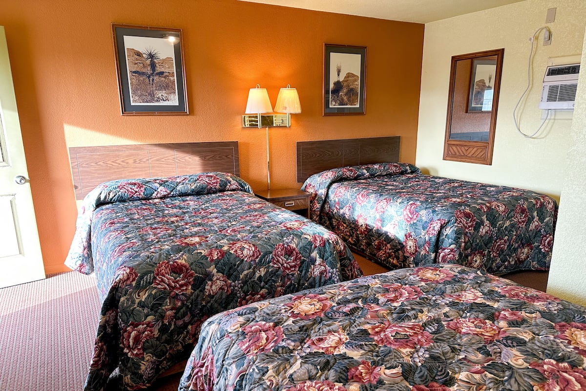 Free WiFi, bed sheets