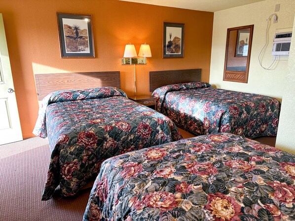 Basic Triple Room | Free WiFi, bed sheets