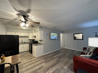 Piney Woods 6 - King Bed