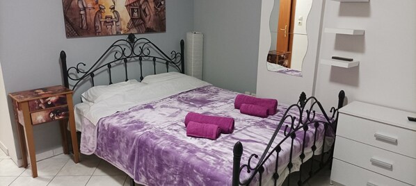 1 室のベッドルーム、WiFi、ベッドシーツ