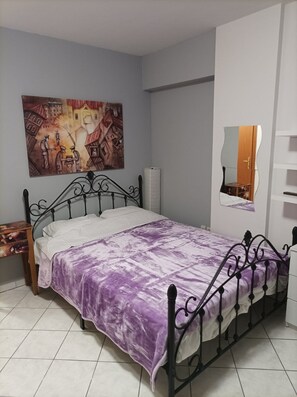 1 室のベッドルーム、WiFi、ベッドシーツ