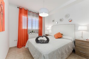 2 chambres, fer et planche à repasser, Wi-Fi gratuit, draps fournis