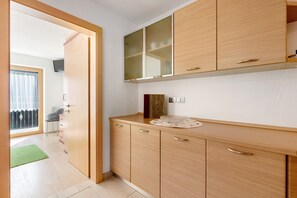 Interior - Farmhouse 'Innerjerberhof Neiderseit' with Mountain View, Shared Terrace and Wi-Fi (Laurein)