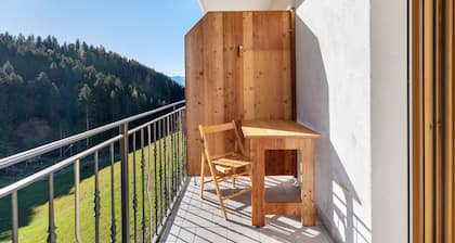 Farmhouse 'Innerjerberhof Neiderseit' with Mountain View, Shared Terrace and Wi-Fi