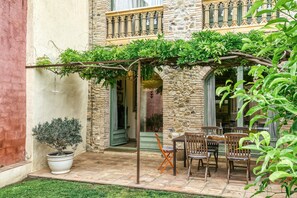 Outdoor dining - Vacation Home "Casa Slow" with Private Pool, Private Terrace & Wi-Fi (Riumors)