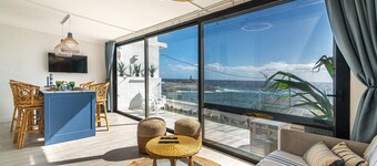 Vacation Home 'Brisa Marina' with Sea View, Private Terrace and Wi-Fi