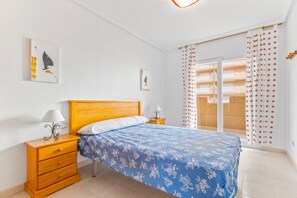 3 chambres, fer et planche à repasser, Wi-Fi gratuit, draps fournis