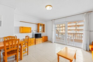 Dining - Apartment 'Castillo De Mar F3 Torre Sur 1b' with Sea View, Shared Pool and Wi-Fi (La Manga del Mar Menor)
