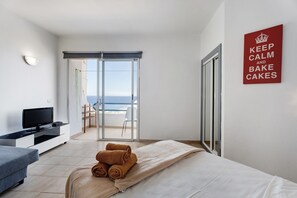 1 chambre, fer et planche à repasser, Wi-Fi gratuit, draps fournis