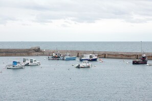 Marina - Holiday Home 'Maison Vue Mer 150m De La Plage' with Sea View, Private Terrace and Wi-Fi (Trégunc)