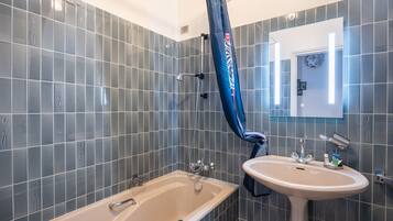 Shower, towels