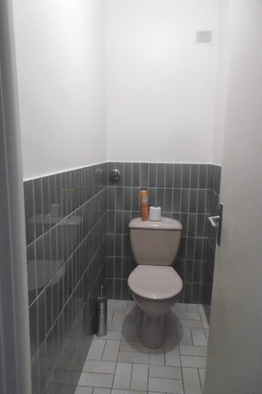Een douche, handdoeken