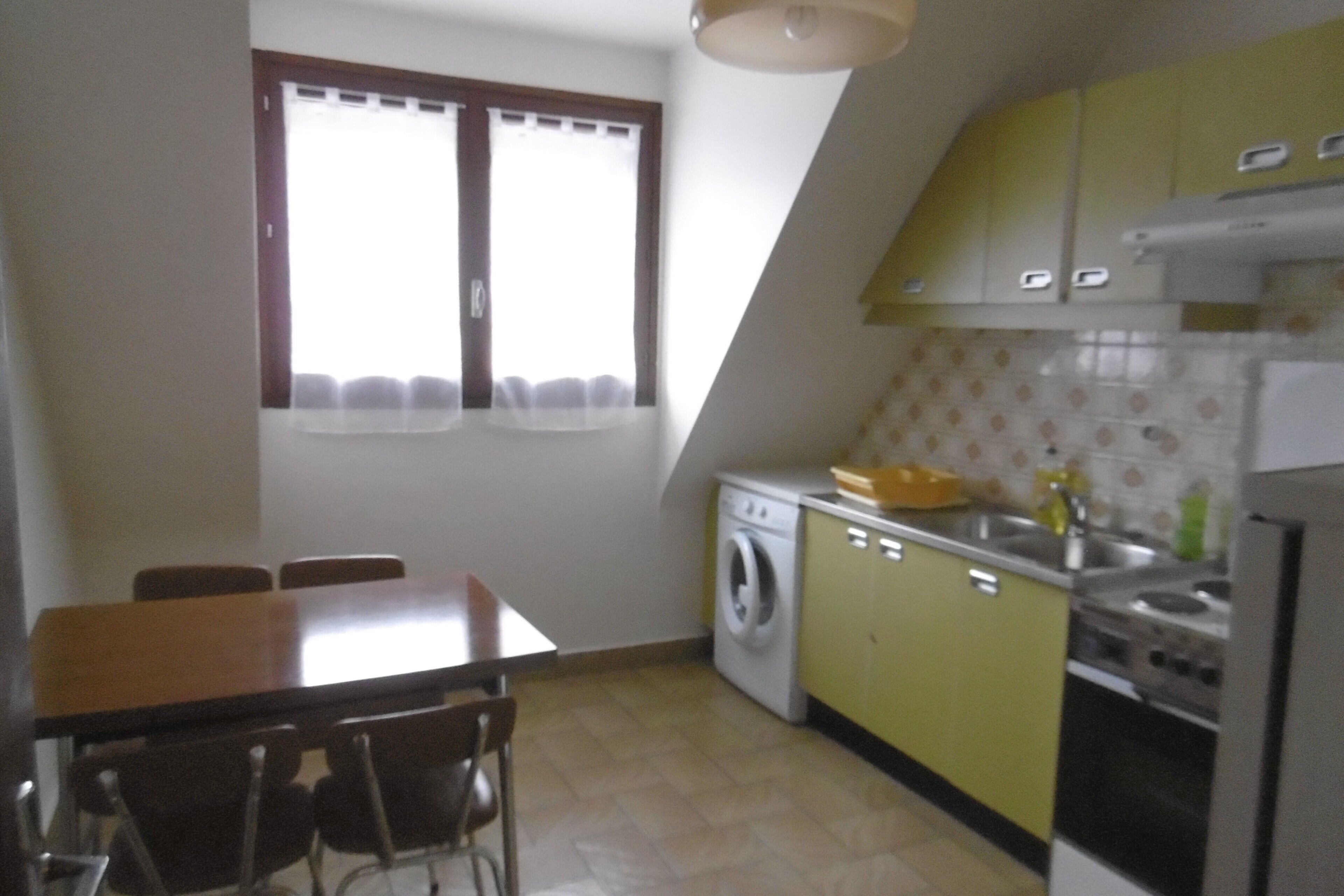 雪櫃、微波爐、焗爐、爐具