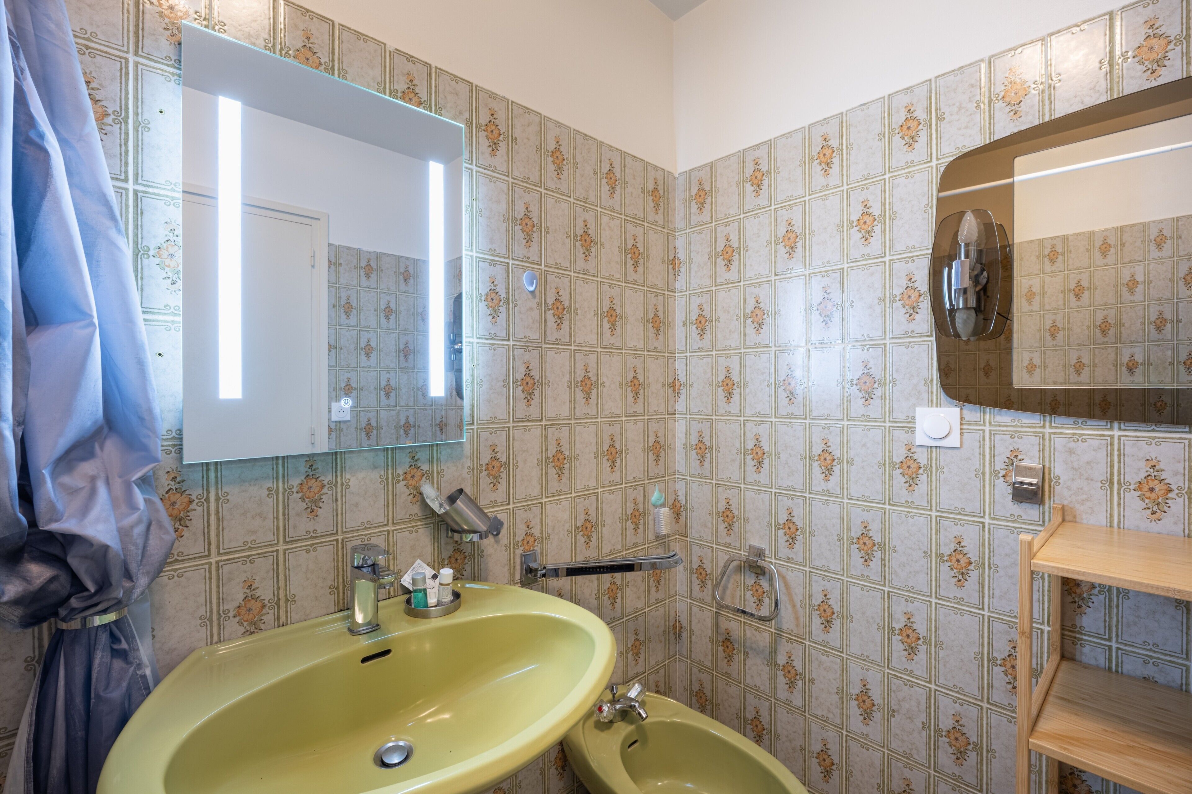 Douche, serviettes fournies