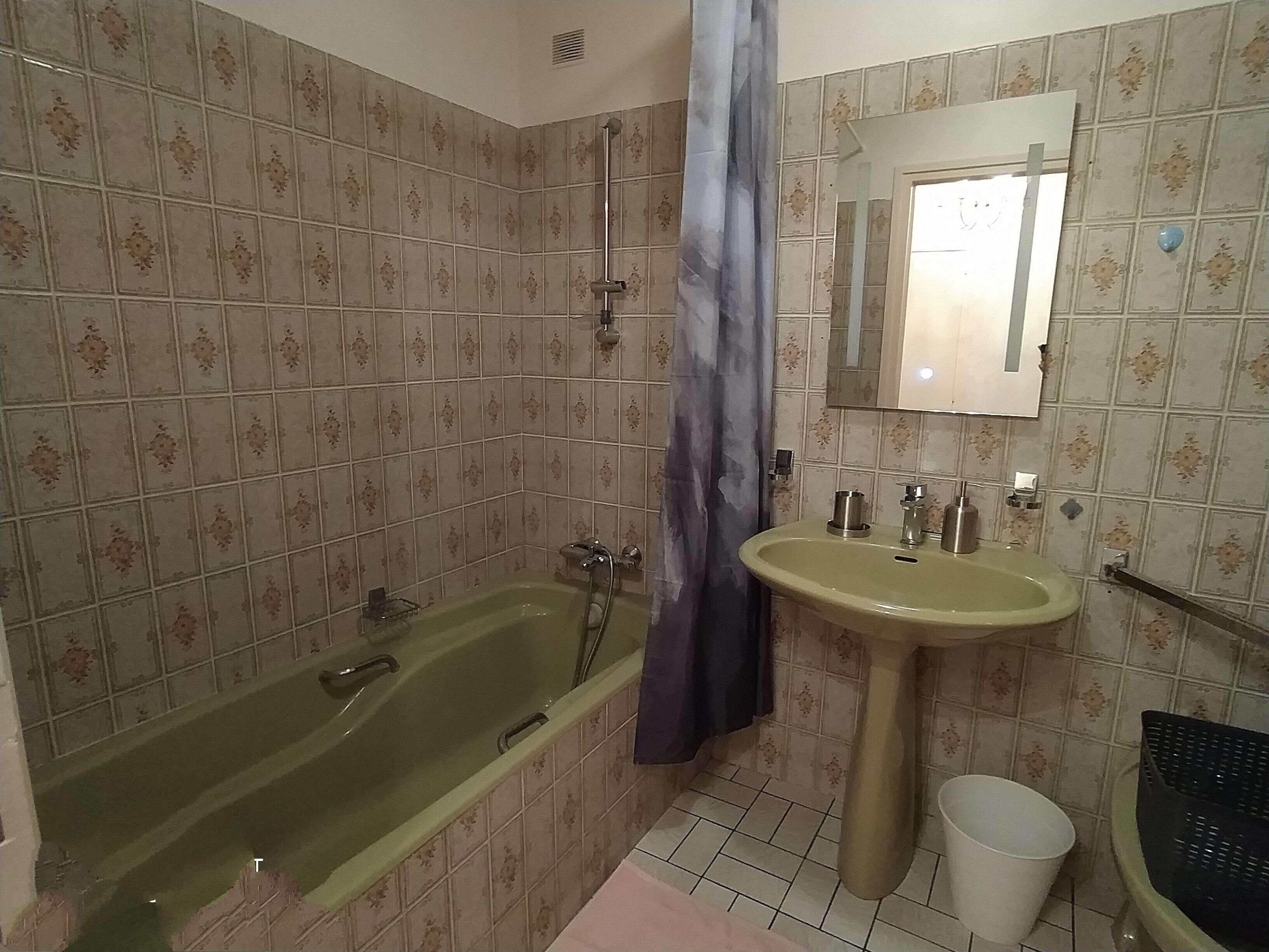 Douche, serviettes fournies