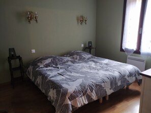 2 bedrooms, free WiFi, bed sheets