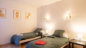 2 bedrooms, free WiFi, bed sheets