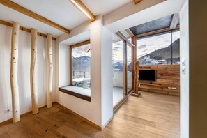 Interior - Apartment 'Naturoase Stegerhof Ringelblume' with Mountain View, Shared Pool and Sauna (Truden im Naturpark)