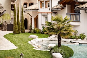 Pool - Apartment 'Naturoase Stegerhof Ringelblume' with Mountain View, Shared Pool and Sauna (Truden im Naturpark)